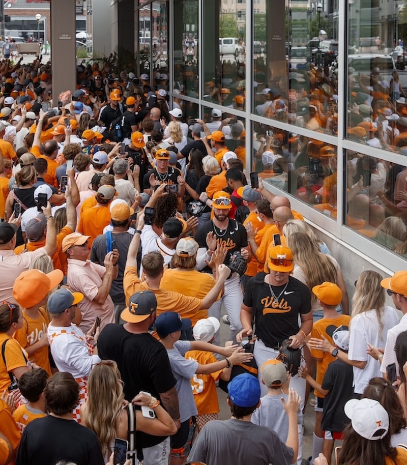 Fans at hotel send-off for Vols Baseball team at College World Series